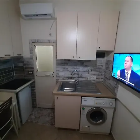 1-8 Lovely Quite Appartament * 地拉那